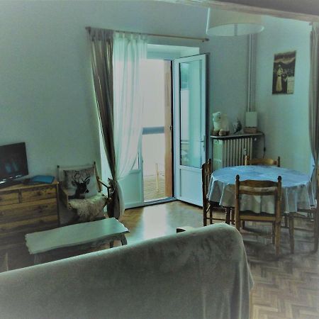Le Pardeilhan Appt Chaleureux, Lumineux Avec Terrasse Et Parking En Coeur De Ville Bagnères-de-Luchon Kültér fotó