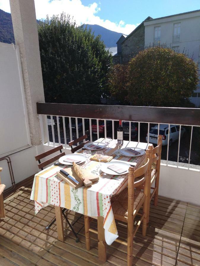 Le Pardeilhan Appt Chaleureux, Lumineux Avec Terrasse Et Parking En Coeur De Ville Bagnères-de-Luchon Kültér fotó